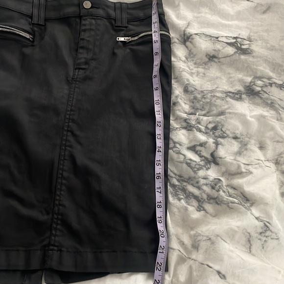 7 For All Mankind - Picture 11 of 11